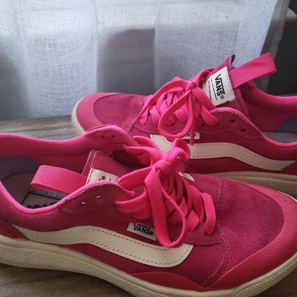 Vans Women's Pink Sneakers